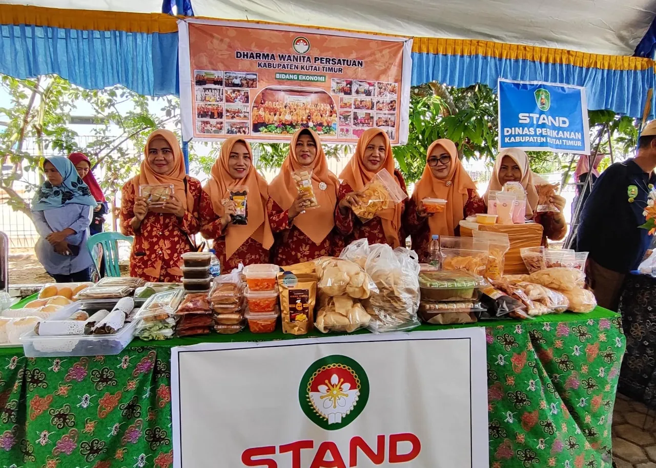 DWP Kutim Turut Pasarkan Produk Olahannya di Pasar Murah Garapan Diskepang