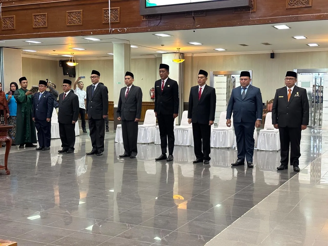 Lantik 8 Kadis, Bupati Ardiansyah: Berikan Pelayanan Terbaik Kepada Masyarakat dan Jaga Suasana Kondusifitas di Unit Kerja Masing-masing