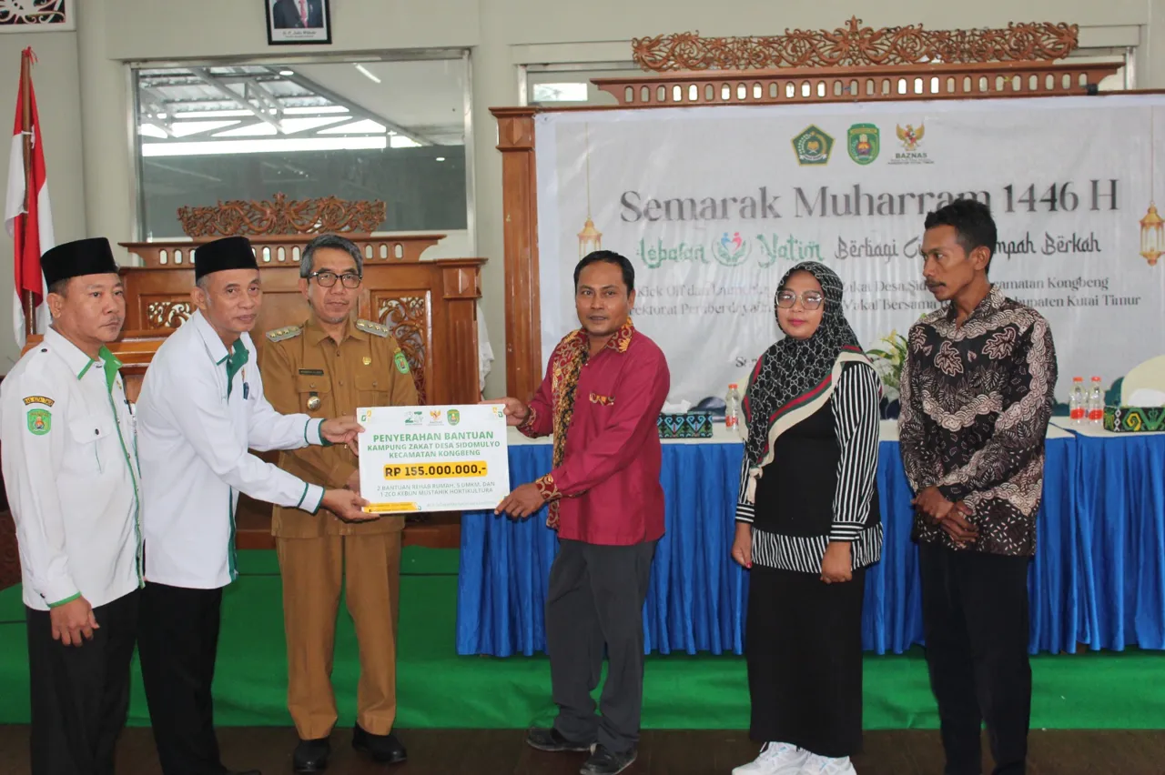 Baznas Kutim Berikan Santunan Kepada 1000 Anak Yatim, Piatu, Dhuafa dan Bantuan Kampung Zakat