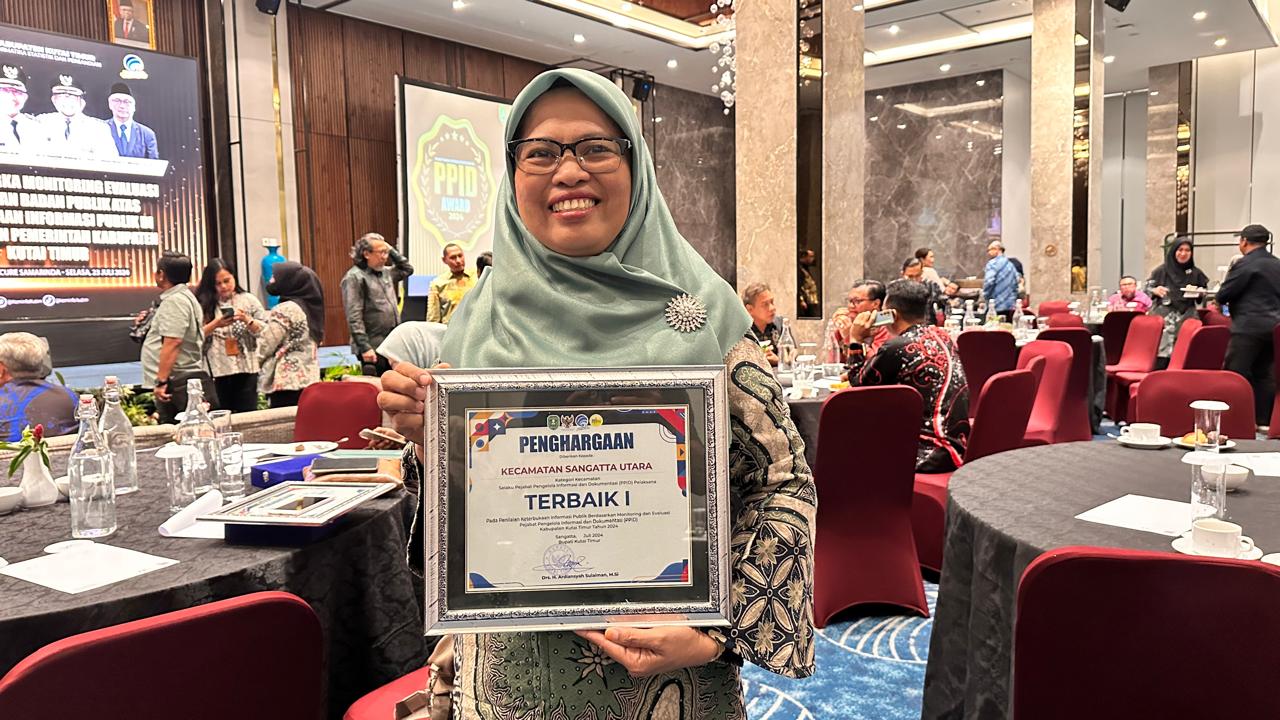 Sangatta Utara Terpilih Kecamatan Terbaik dalam penghargaan PPID Award 2024, Camat Hasdiah sebut Penghargaan Itu Bakal Jadi Pelecut Semangat Bagi Seluruh Jajarannya
