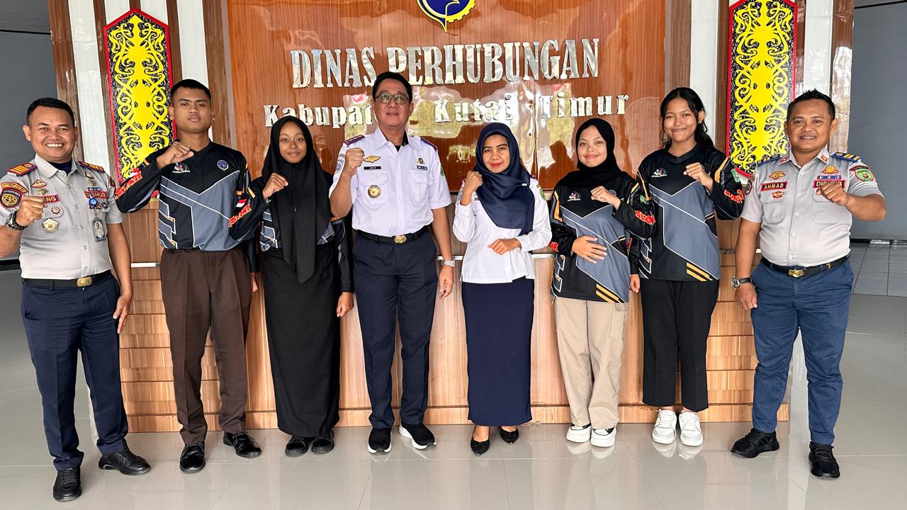 Kadishub Kutim Joko Suripto Lepas Keberangkatan 4 Siswa yang Wakili Kutim dalam Pemilihan Pelajar Pelopor Keselamatan tingkat Provinsi Kaltim