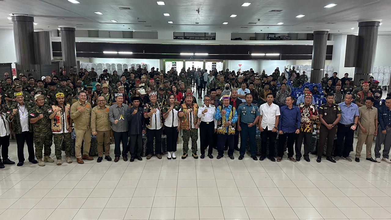 Di Pelantikan Pengurus LPADKT Bupati Ardiansyah Ajak Seluruh Paguyuban untuk Terus Bersinergi untuk Membangun Kutim