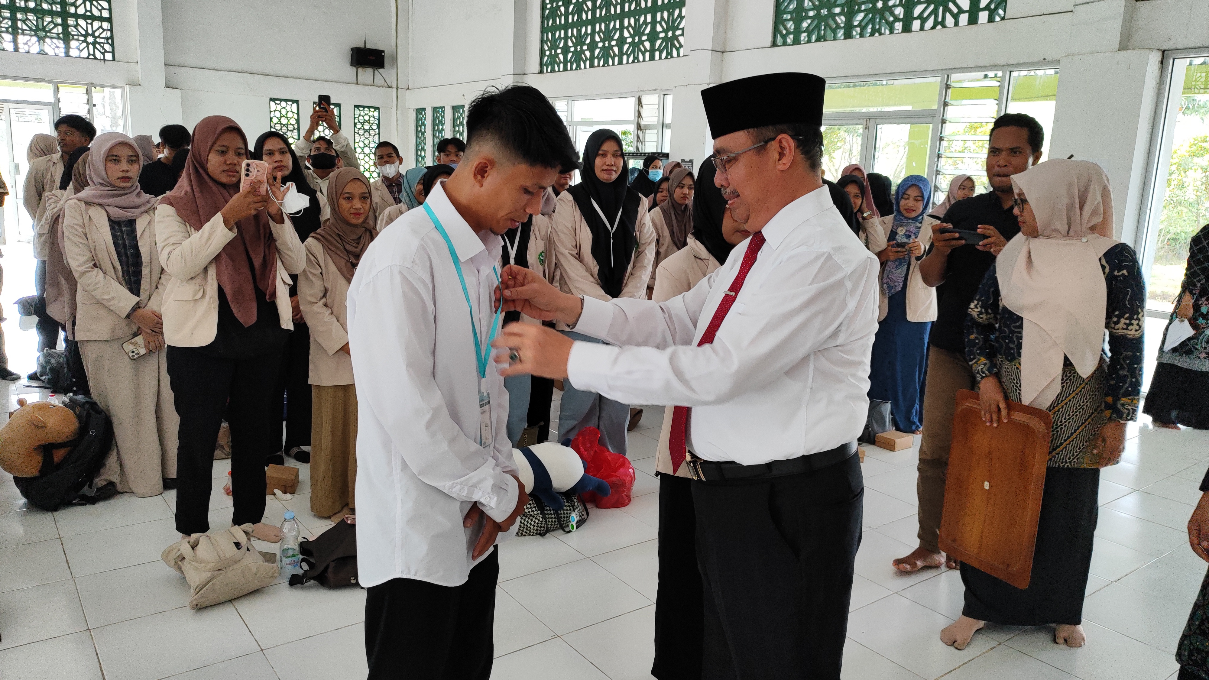 Lepas 157 Mahasiswa STAIS untk KKL, Poniso Pesan Koordinasi dan Komunikasi yang Baik Dengan Pemerintah Setempat