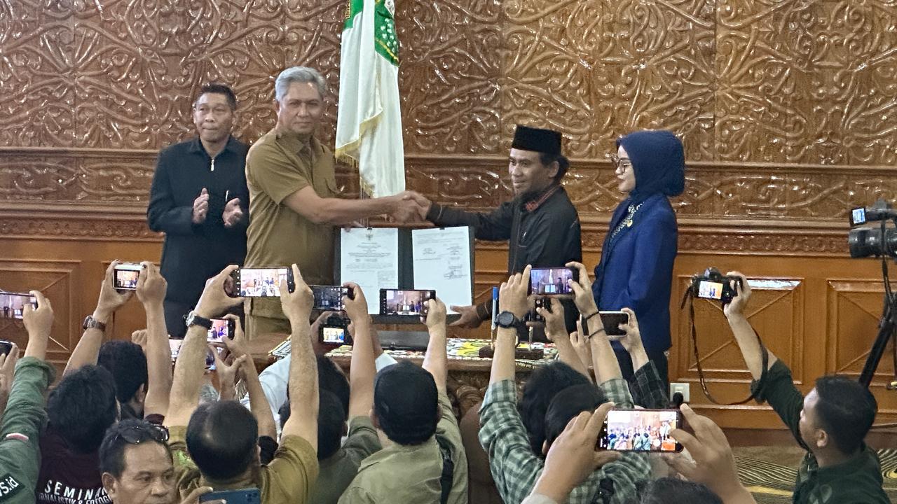 Pemerintah dan DPRD Kutim Sahkan Perda Pencegahan dan Penanggulangan Bahaya Kebakaran dan Keselamatan 