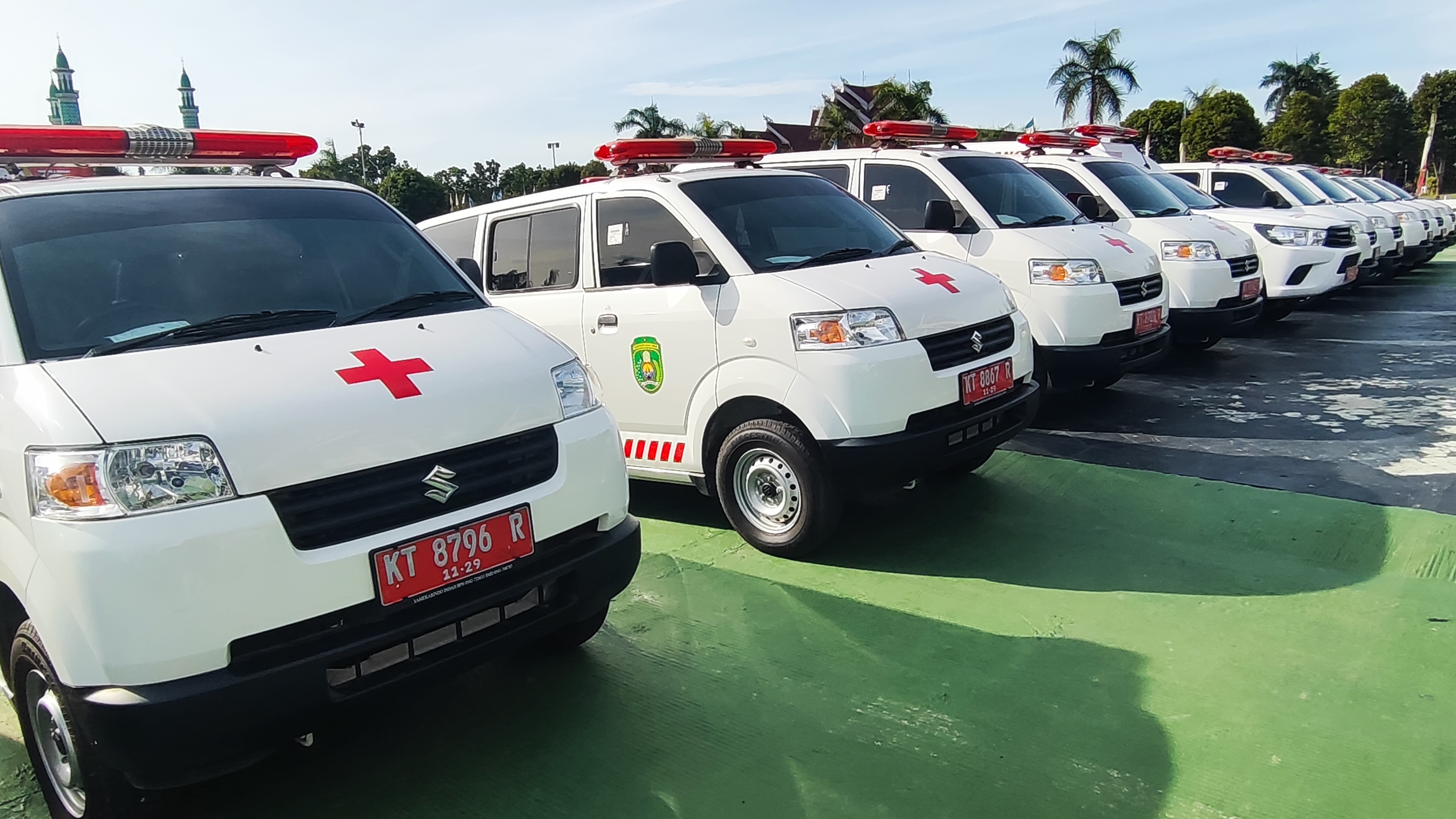 Pemkab Kutim Serahkan 22 Unit Ambulan ke Sejumlah Organisasi, Masjid Hingga Ponpes