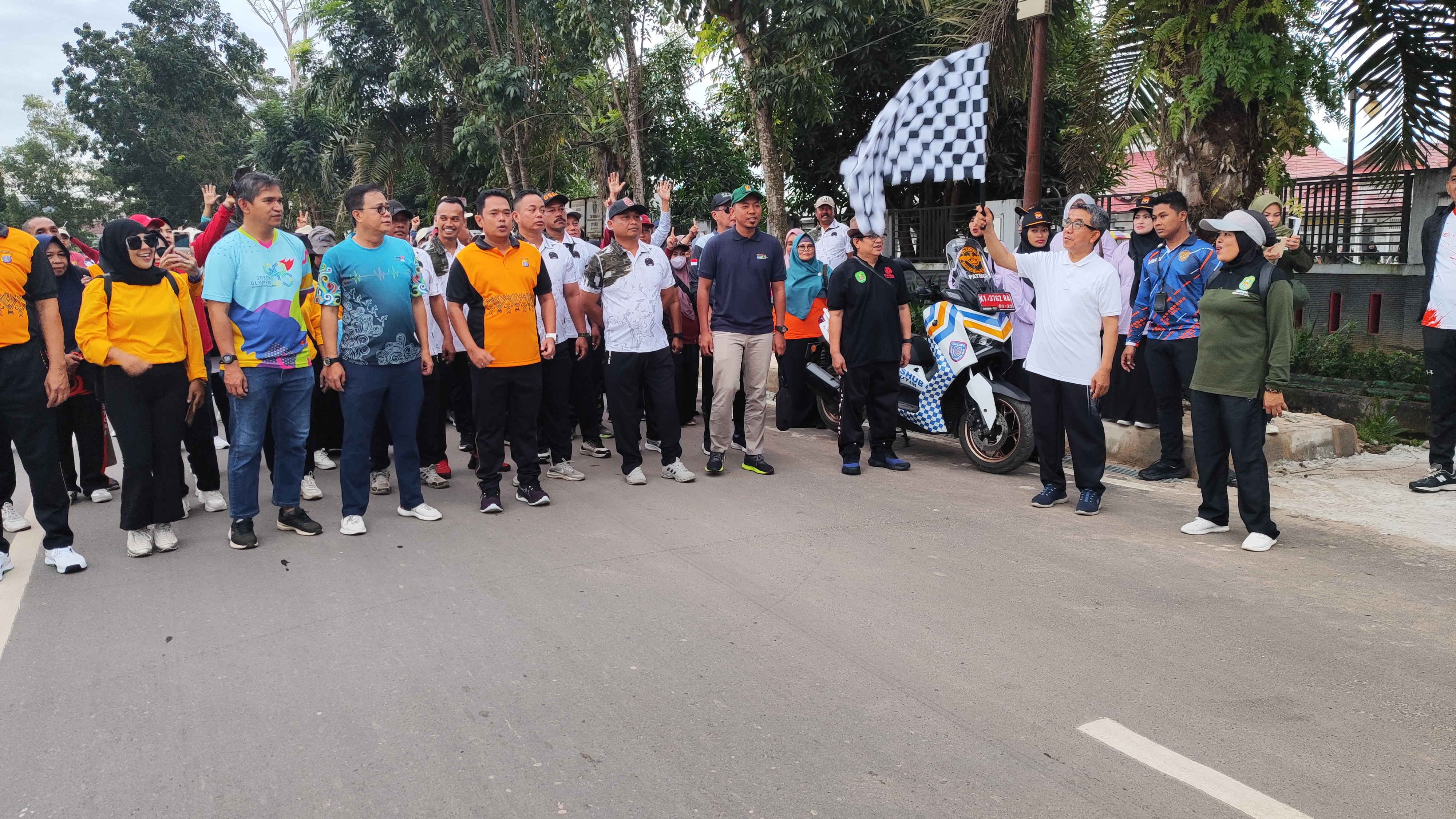 Agar Lingkungan Tetap Bersih Sangatta Utara Terus Galakkan Kampung Beragam, Bupati Turut Apresiasi