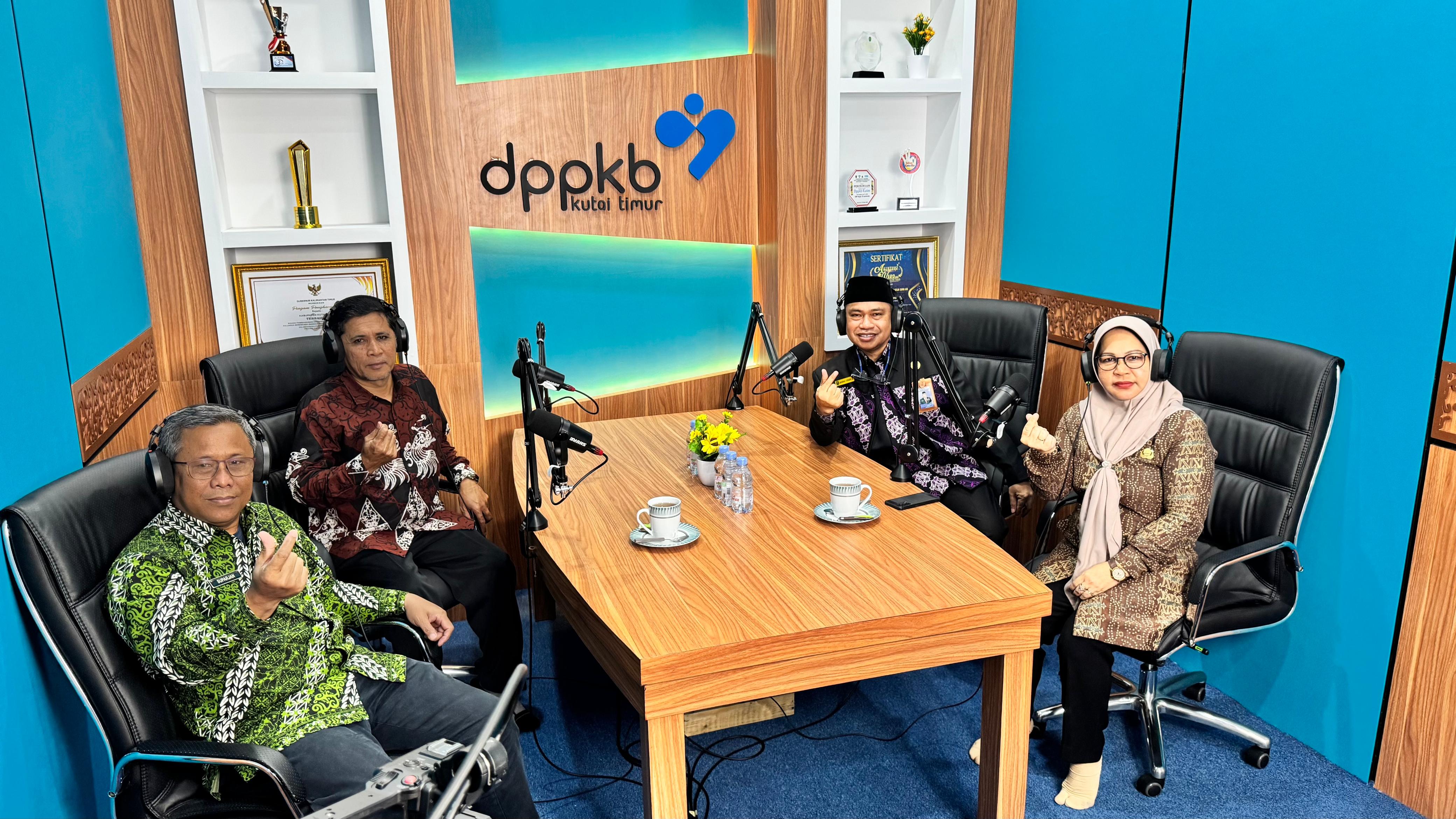 Percepat Sosialisasi Program Bangga Kencana dan Penurunan Stunting, DPPKB Resmikan Studio Band Genre