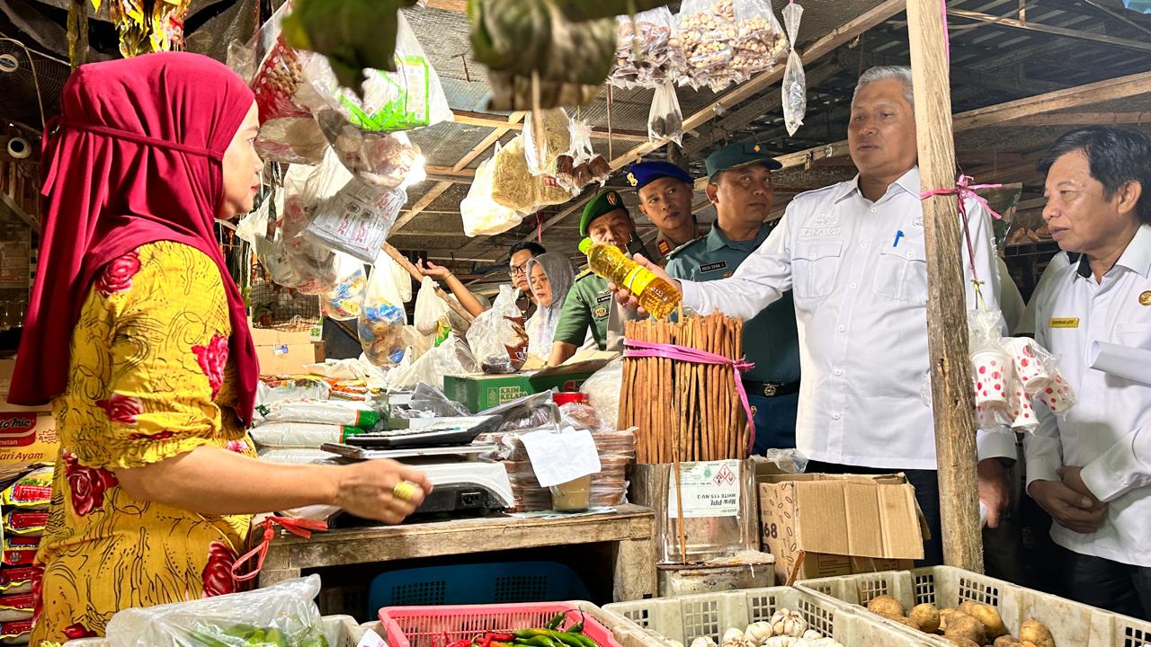 Jelang Ramadhan TPID Kutim Pantau Ketersediaan Bahan Pangan di Pasar, Seskab Rizali: Secara Umum Relatif Stabil 
