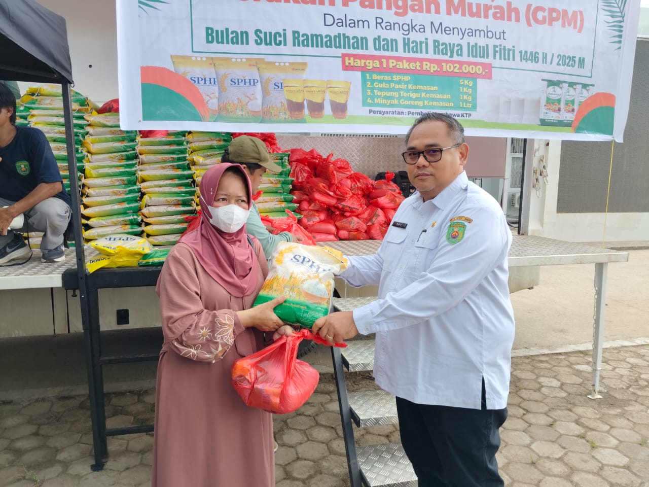 Diskepang  Siapkan 500 Paket Sembako dalam Kegiatan GPM di Halaman Kecamatan Sangatta Utara