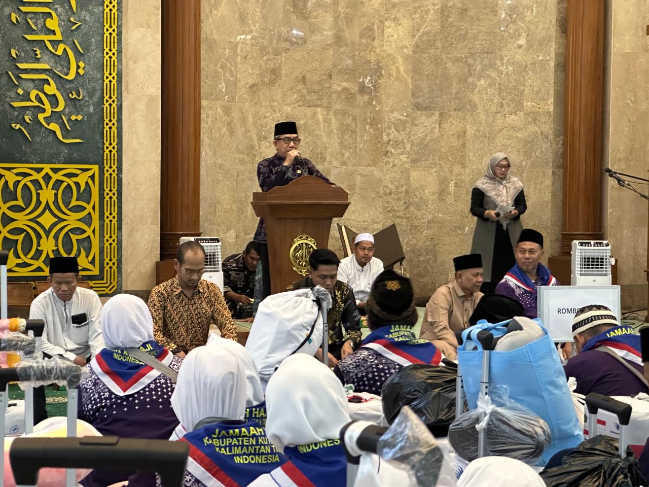 Lepas 179  Calon Jamaah Haji, Bupati Kutim Pesan Jaga Marwah Kutim serta Doakan Jadi Haji Mabrur