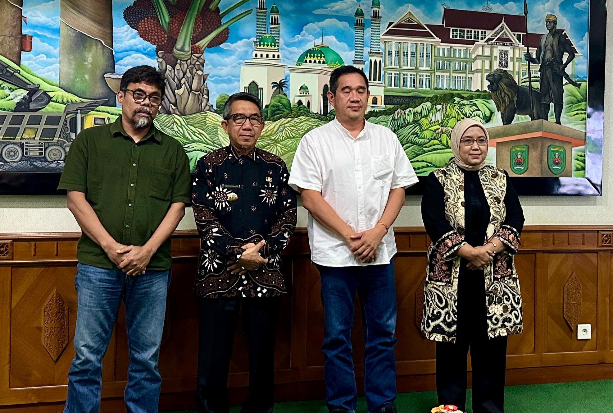 Dengar Presentasi Pengelolaan Sampah oleh PT GTK, Bupati Ardiansyah: Pengelolaan Cukup Ideal, Namun di Kutim Masih Berfokus Agar Sampah Terangkut dengan Baik