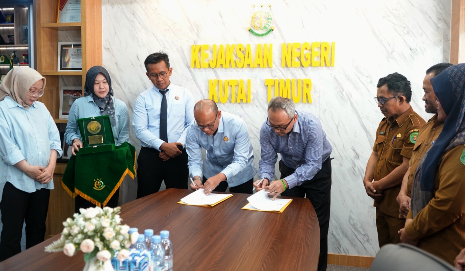 Kominfo Staper Kutim dan Kejari Kutim Tandatangani MoU: Wujudkan Sinergi Pendampingan Hukum
