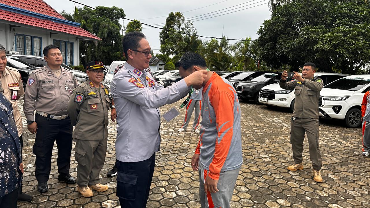Pastikan Kondisi Kendaraan Laik Jalan. Dishub Kutim  Lakukan Pemeriksaan 50 Mobil Operasional Kegiatan MTQ Ke 45 Kaltim