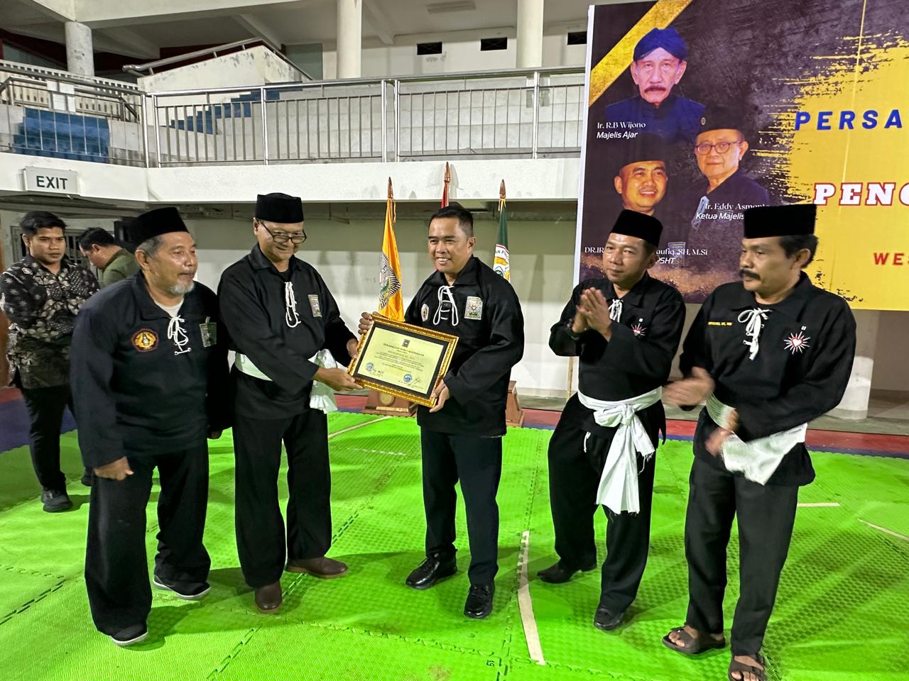 PSHT Kutim Sahkan 134 Warga Baru, Wabup Mahyunadi Turut Jadi Warga Kehormatan