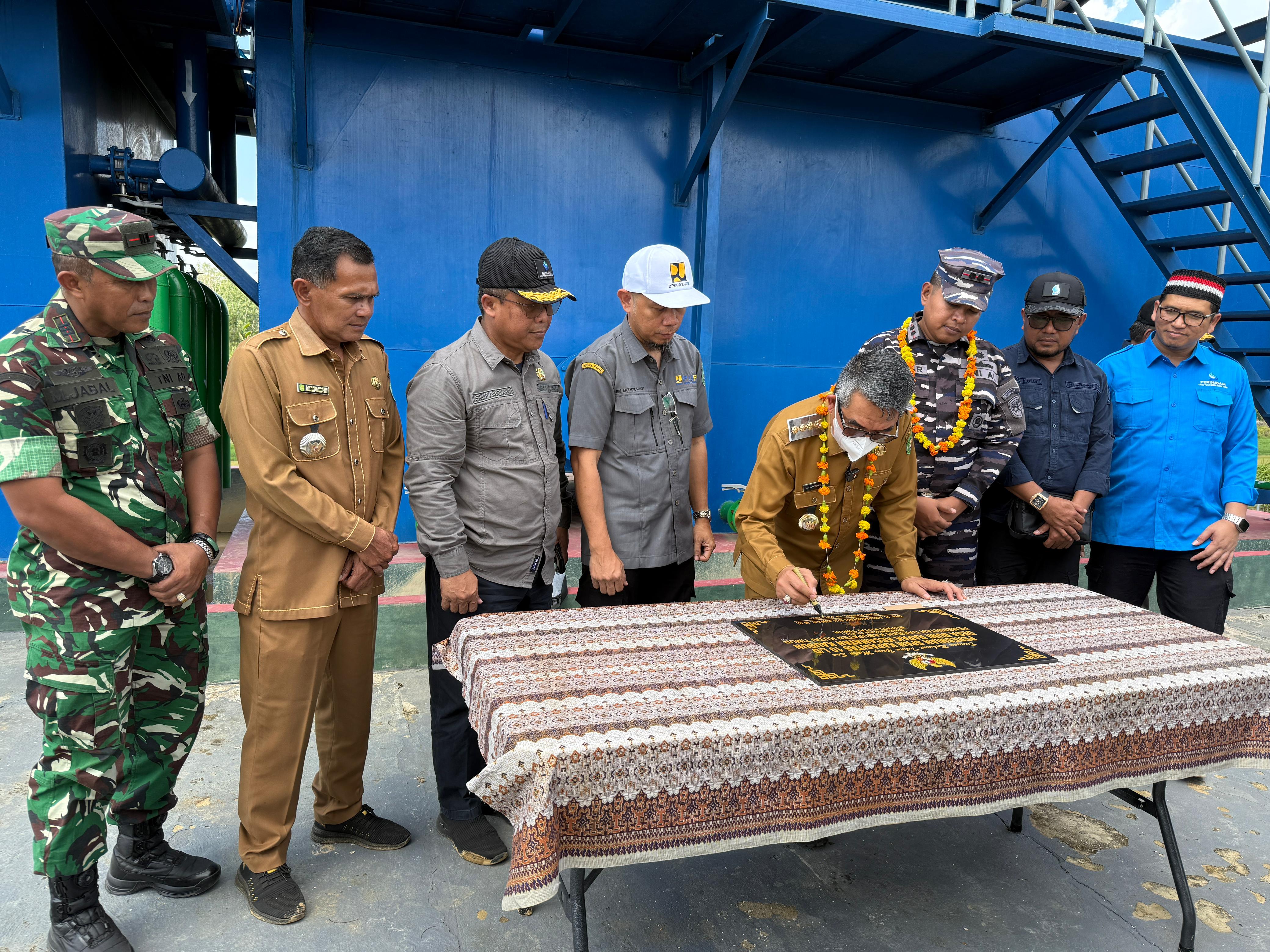 Resmikan IPA Berkapasitas 10 Liter/Detik Bupati Ardiansyah: Komitmen Pemerintah dan Mitra Pembangunan dalam Penyesiaan Air Bersih