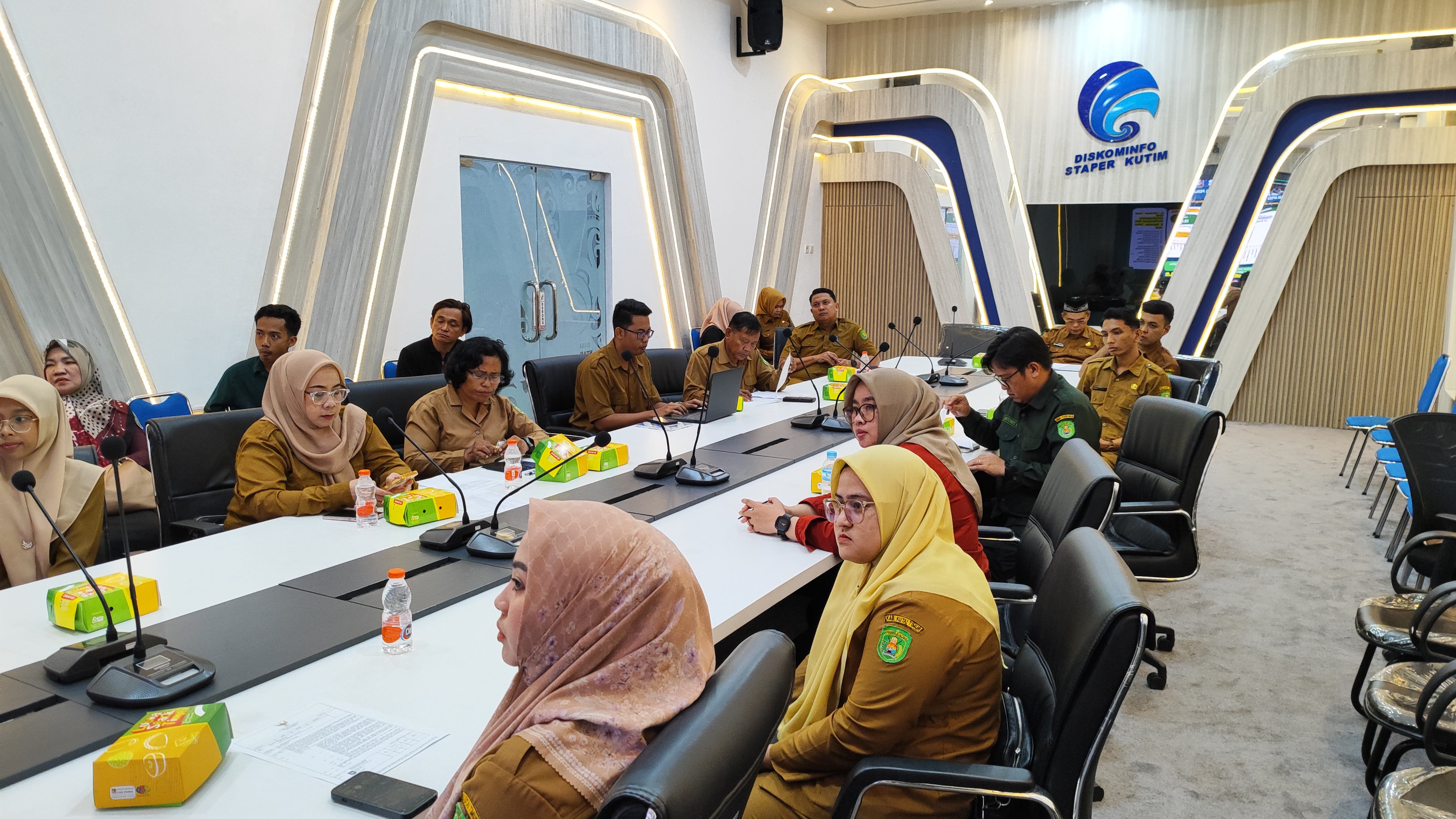 TPID Kutim Ikuti Rapat Lintas Kementerian. Kadisperindag  : Ketersediaan Bapoktin Aman