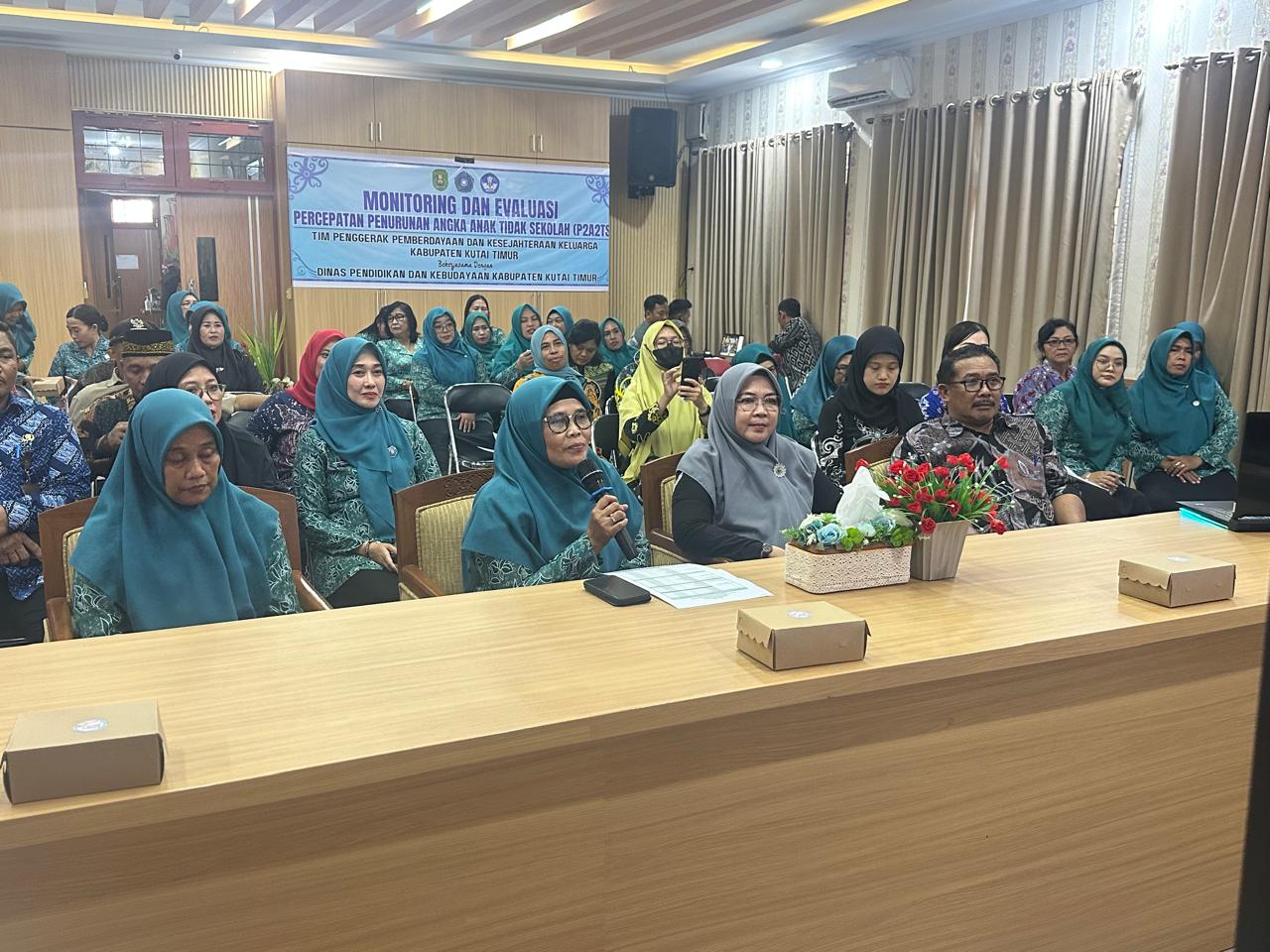 TP PKK Kutim dan Disdik Lakukan  Monev Percepat Penurunan Angka Tidak Sekolah