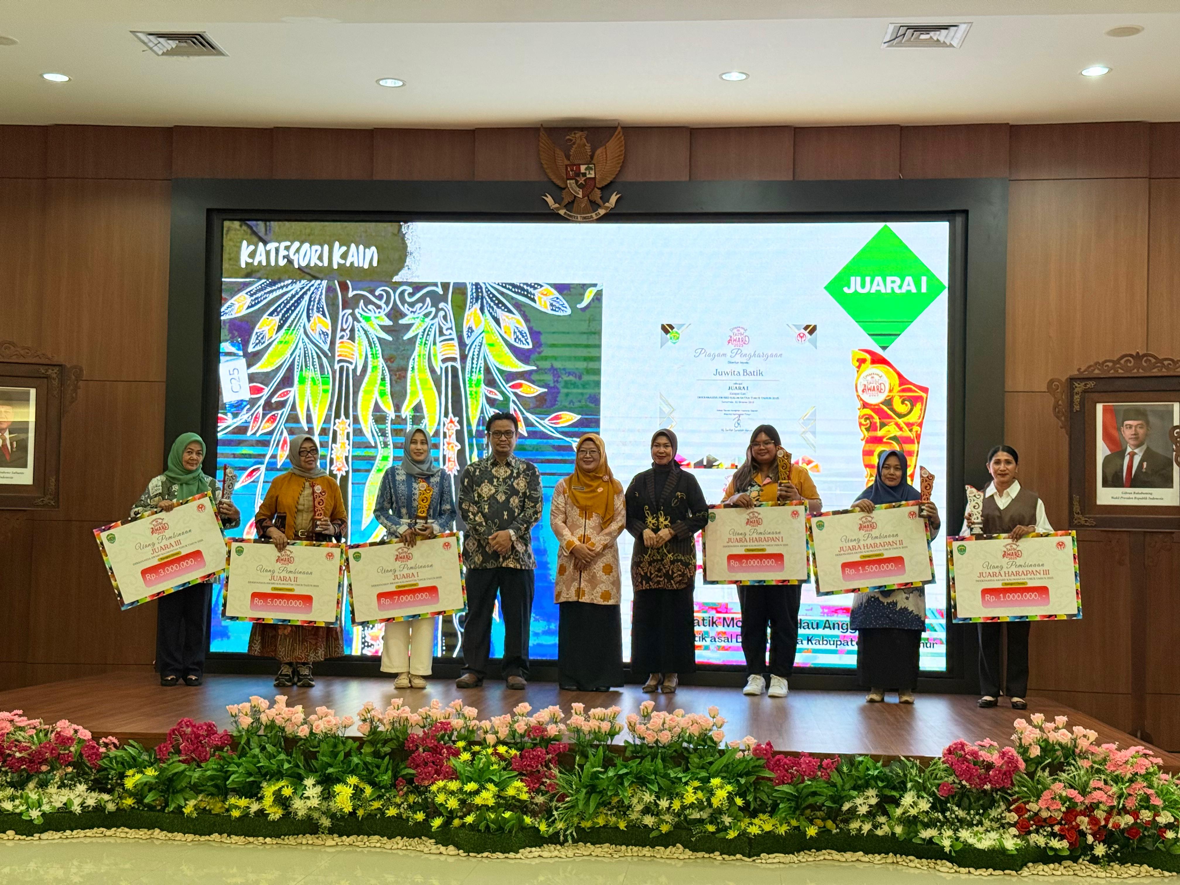 Batik Juwita dan Otty Handmade Harumkan Nama Kutim di Dekranasda Kaltim Award 2025