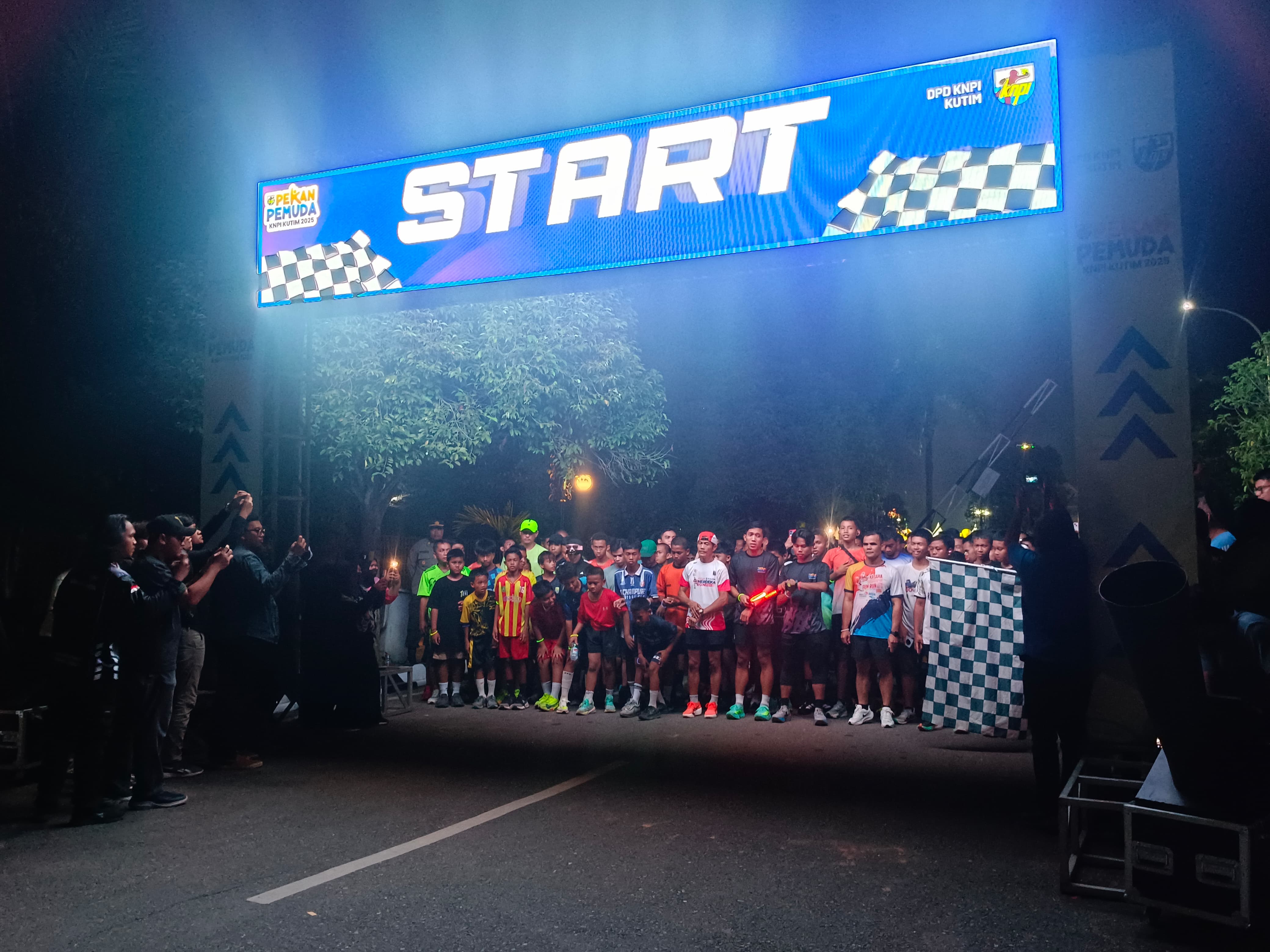 Bupati Ardiansyah Lepas 2000 Pelari dalam Fun Run KNPI Kutim