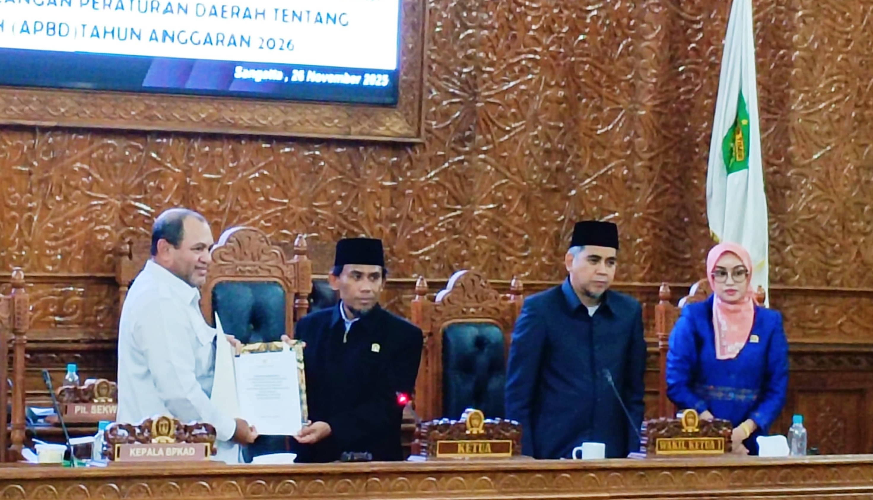 Pemkab- DPRD Kutim Sepakati Promperda 2026 sekaligus Tanggapi Pandangan Umum  Fraksi DPRD 