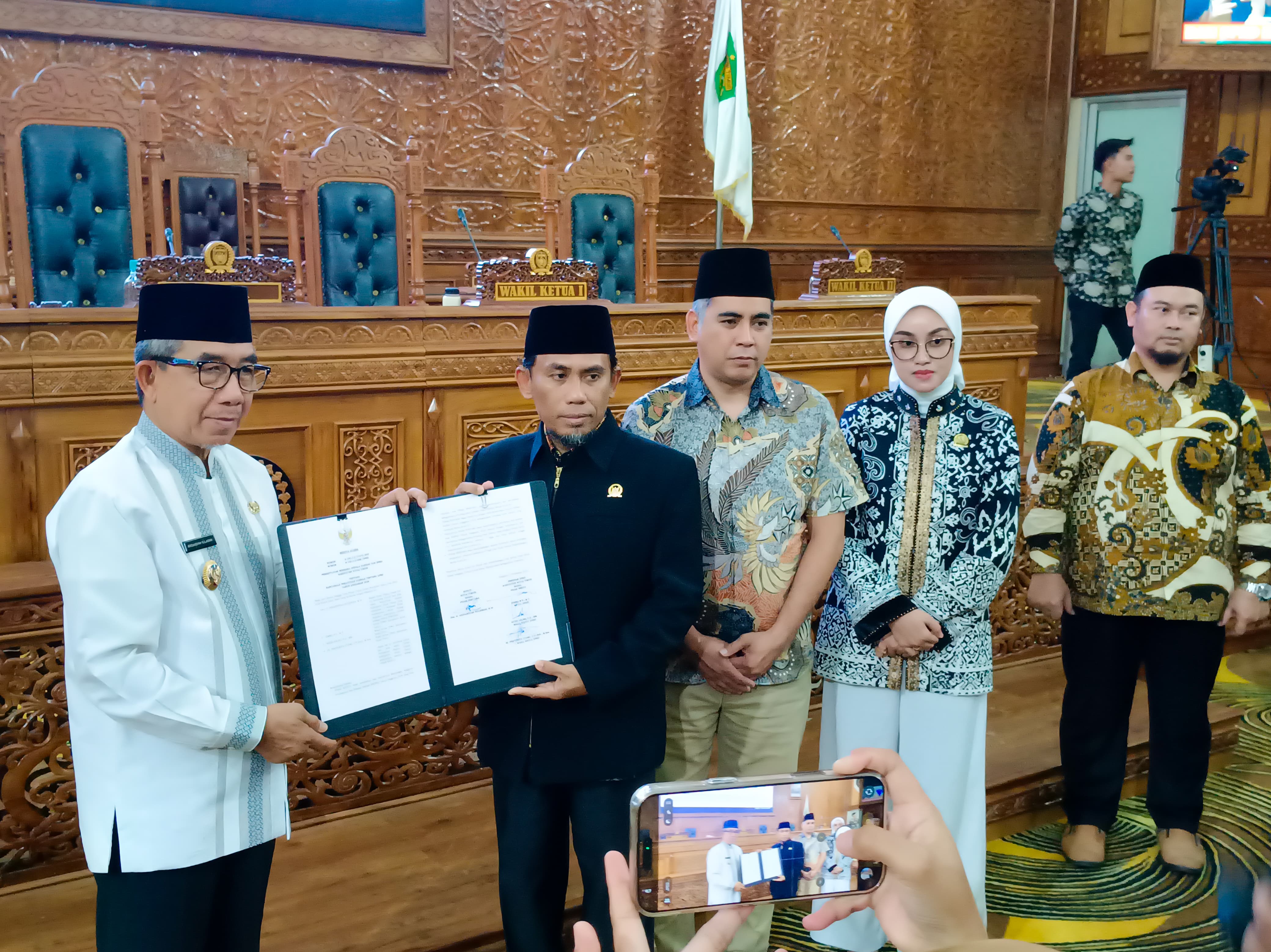 Pemkab Kutim dan DPRD Teken APBD 2026, Bupati Ardiansyah: akan Menjadi Motor Penggerak bagi Kemajuan Daerah Kutim