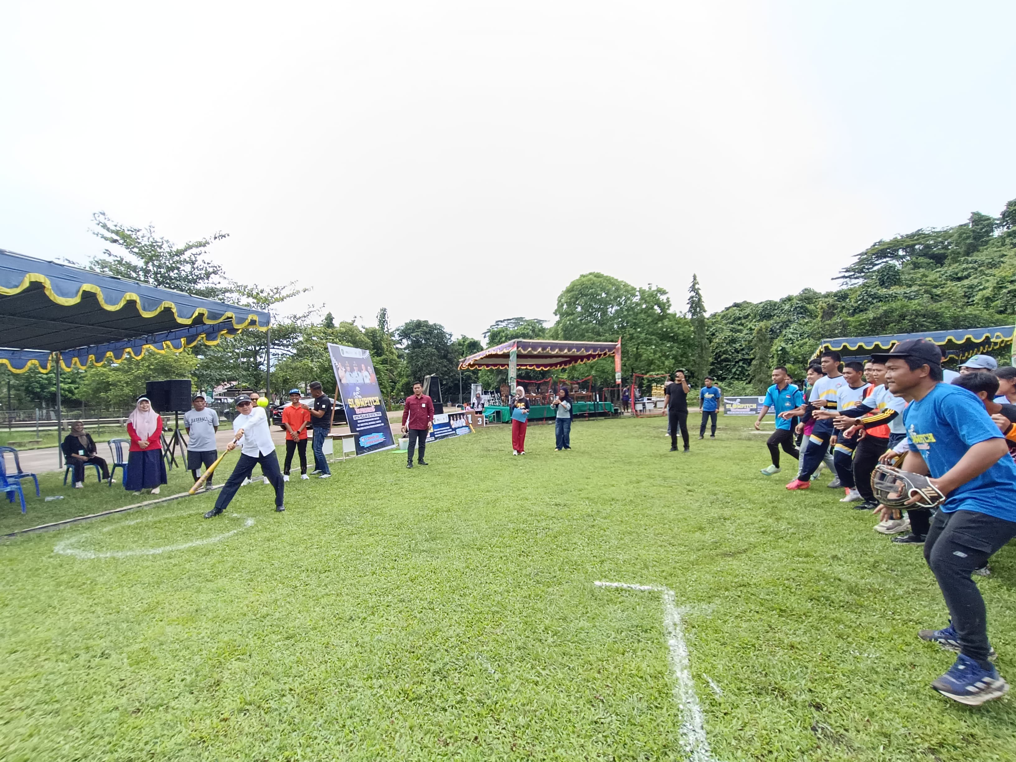 Kejuaraan Slowpitch Softball 2025 Resmi Digelar, Bupati Kutim Dorong Pelajar Tingkatkan Prestasi