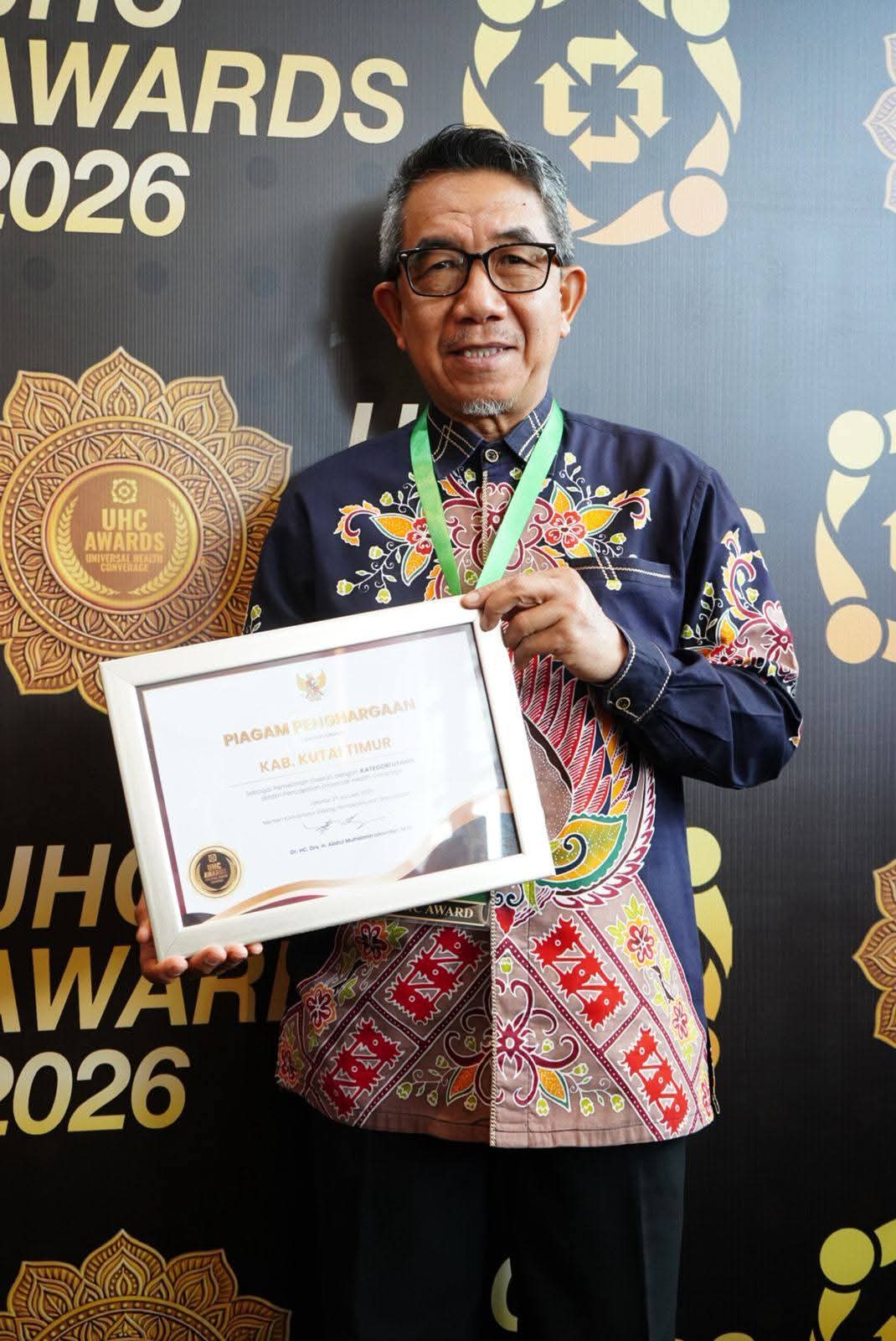 Komitmen Jamin Akses Kesehatan Masyarakat, Kutim Raih Penghargaan UHC Tingkat Utama