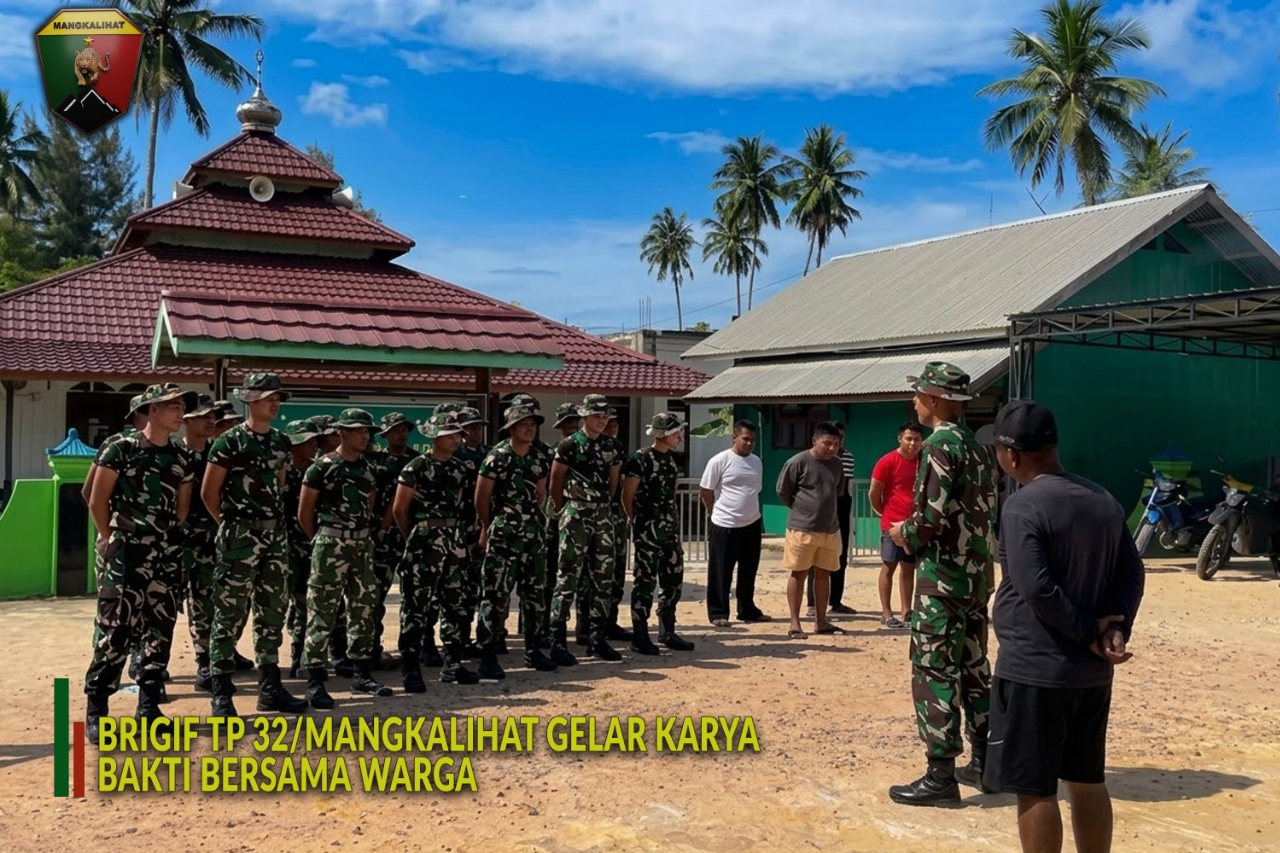 Brigif 32/Mangkalihat Gelar Karya Bakti Bersama Warga, Bersihkan Masjid di Bengalon