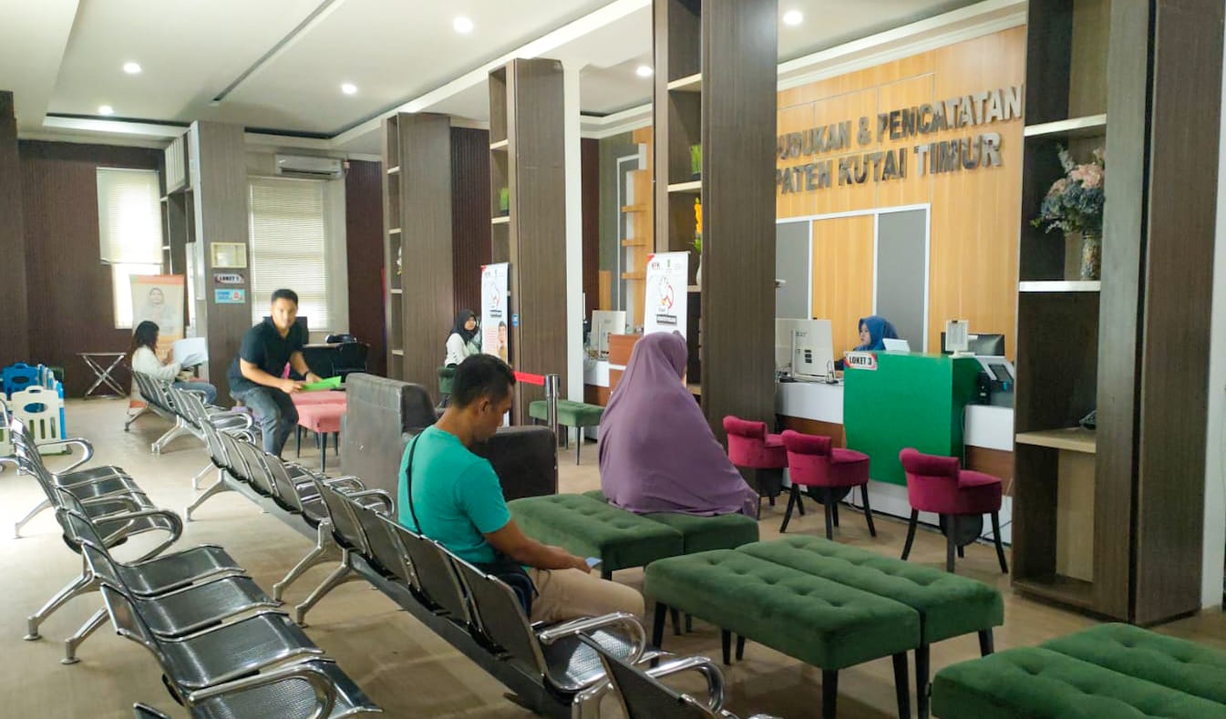 Pastikan Urusan Warga Tak Terhambat, Disdukcapil Kutim Tetap Buka Layanan Saat Libur Nasional