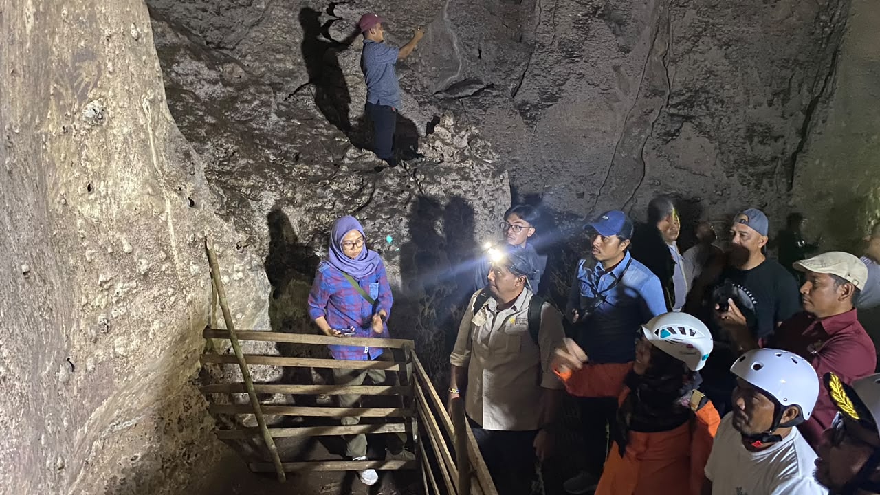 Gua Mengkuris Tunjukkan Kekuatan Geologi dan Budaya Kutim di Hadapan Tim Verifikasi