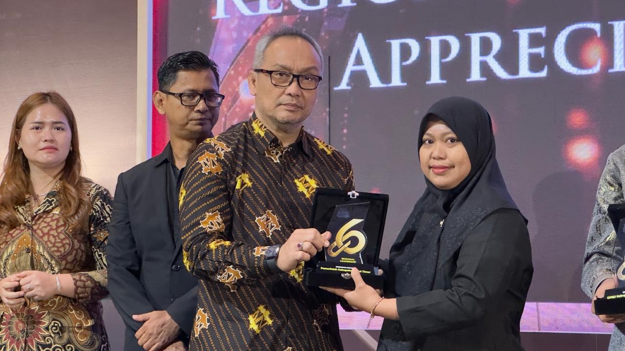 Komitmen Keterbukaan Informasi, Pemkab Kutim Digaanjar Penghargaan Media Kaltim Network