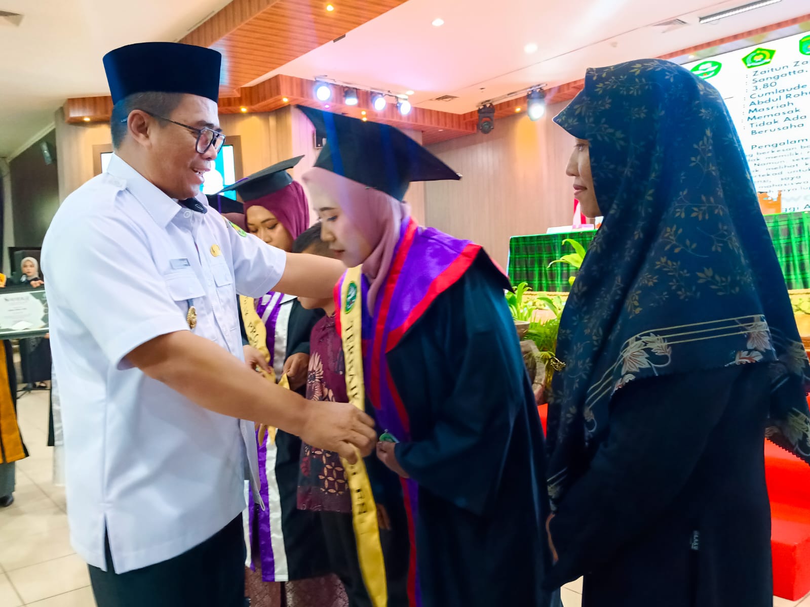 Wisuda ke-16 STAI Sangatta, Mahyunadi: Lulusan Harus Adaptif dan Siap Hadapi Tantangan Zaman