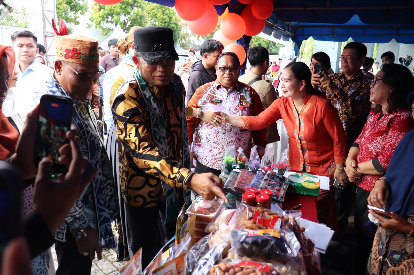 Harganas ke-33 Kaltim: DPPKB Kutim Sabet Juara III, Produk UPPKA Curi Perhatian Gubernur