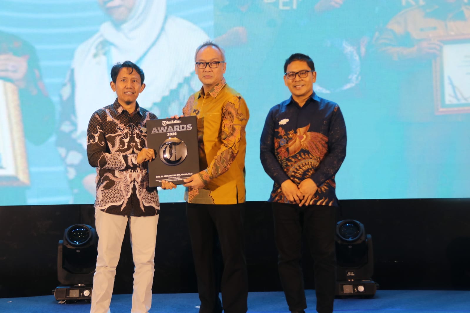 Komitmen Hadirkan Layanan Publik Transparan dan Bebas Pungli Pemkab Kutim Raih Tribun Kaltim Award 2026, 