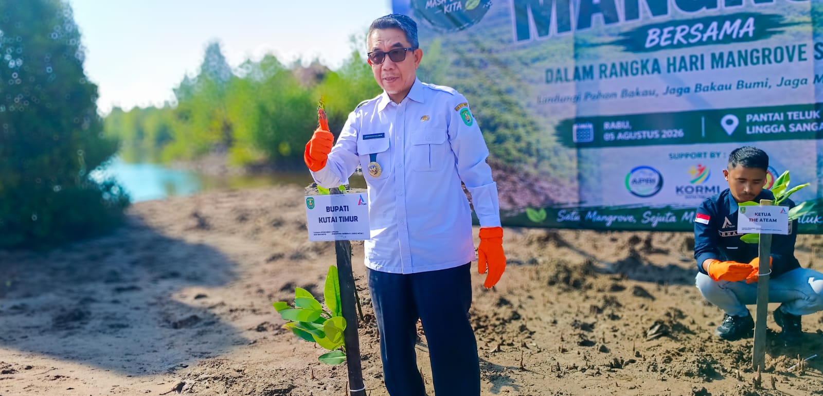 Pimpin Aksi Hijau di Teluk Lingga, Bupati Ardiansyah Ajak Masyarakat Lindungi Hutan Mangrove