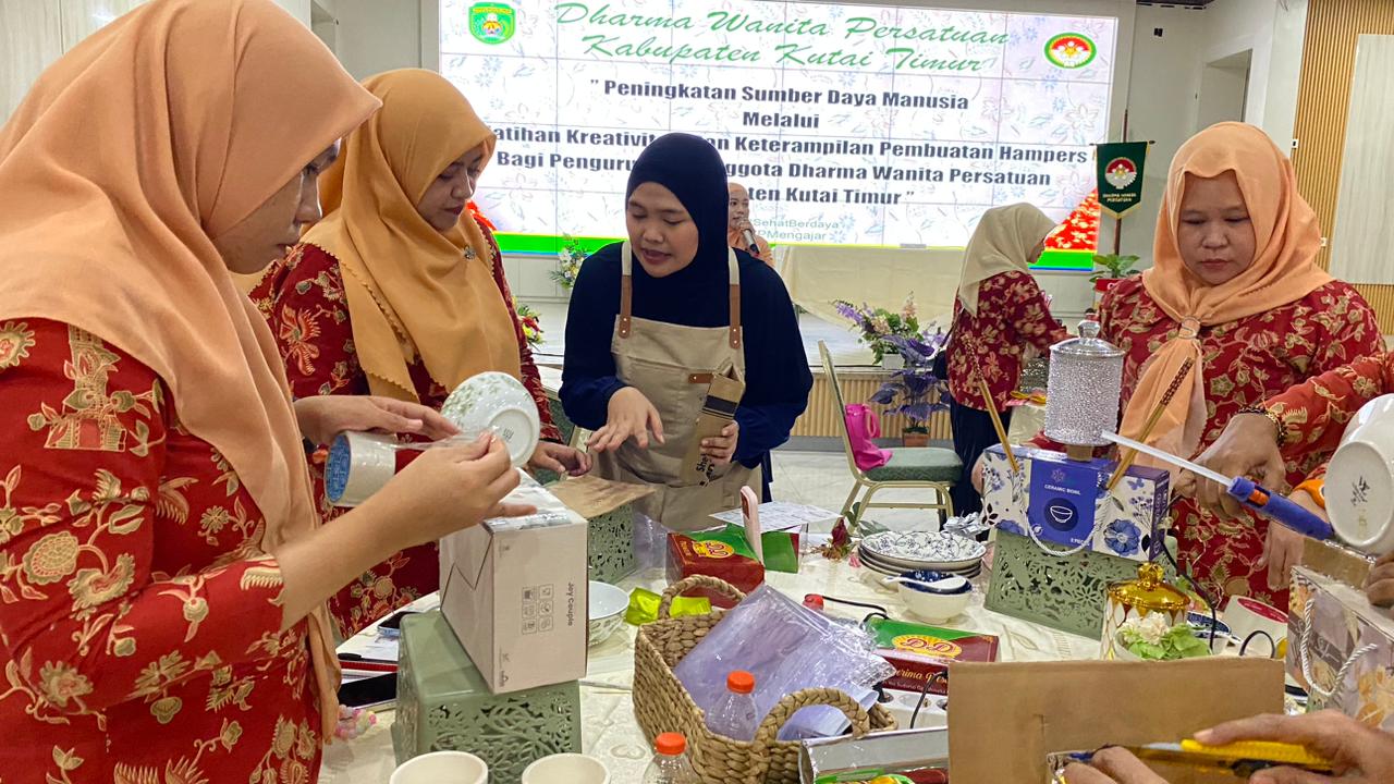 Tingkatkan Keterampilan dan Peluang Usaha, DWP Kutim Gelar Pelatihan Hampers