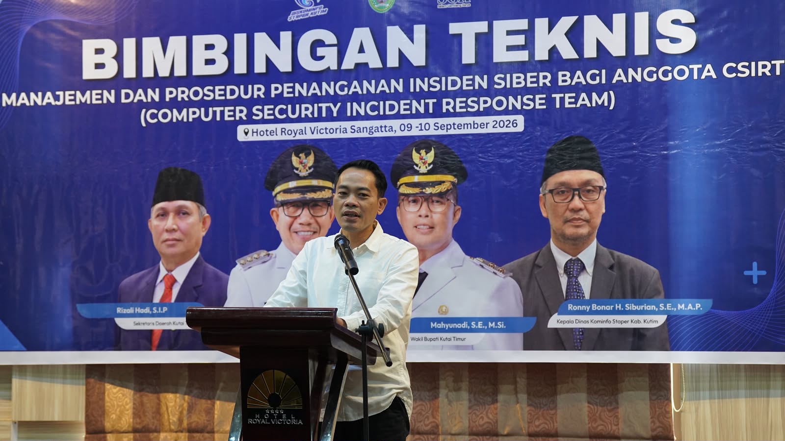 Asisten Pamkesra Trisno saat membuka (Bimtek) Manajemen Prosedur Penanganan Insiden Siber bagi Anggota Computer Security Incident Response Team (CSIRT) atau Tim Tanggap Insiden Siber (TTIS)