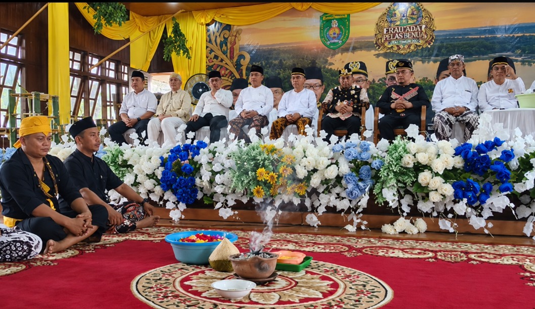 Pelas Benua, Ritual Adat untuk Penyucian Wilayah dan Memohon Keselamatan