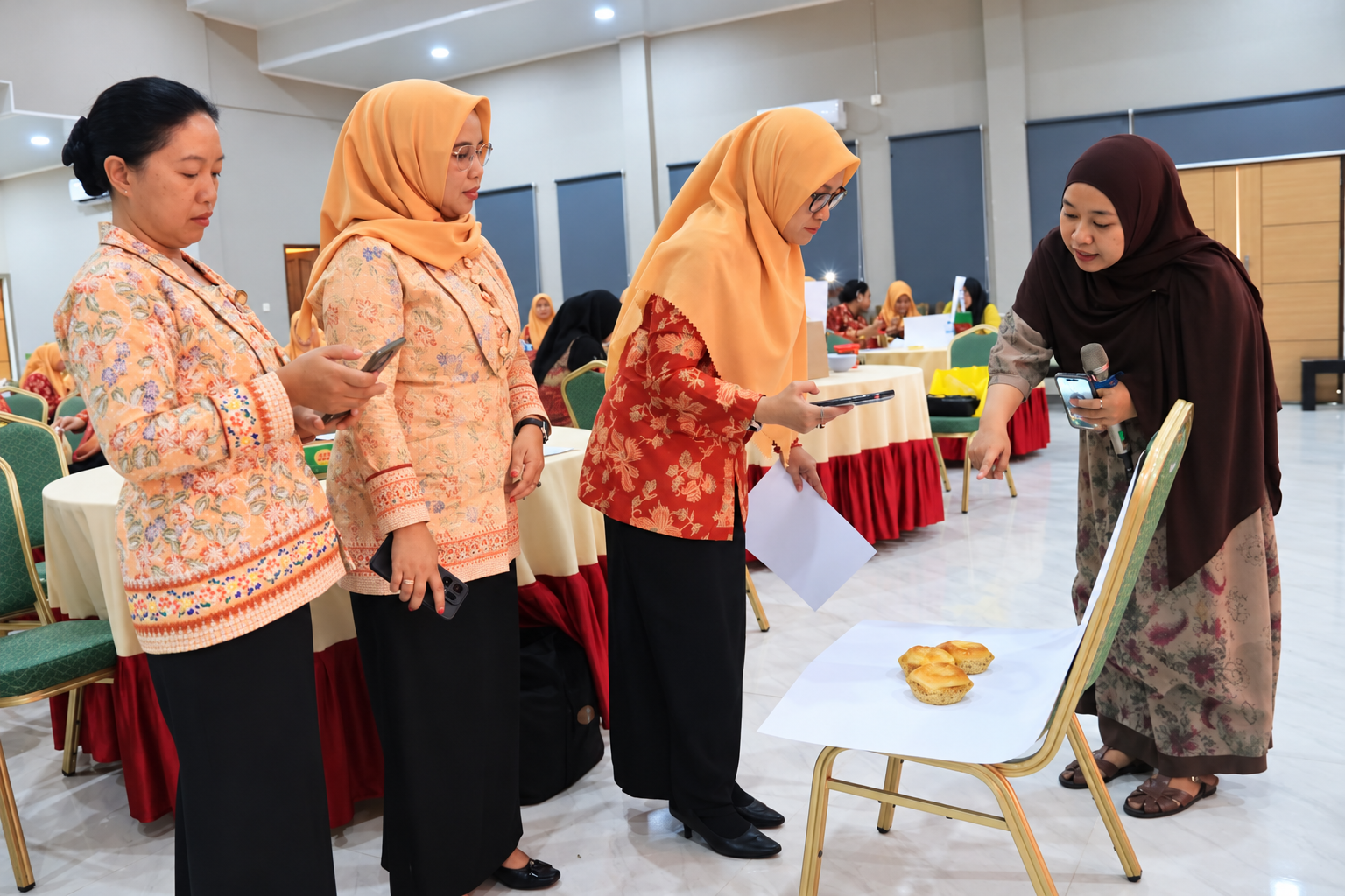 Tingkatkan Nilai Jual Produk UMKM, DWP Kutim Gelar Pelatihan Fotografi Produk Gunakan Ponsel Pintar