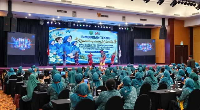Siti Robiah Tekankan Kepemimpinan Perempuan, Ketua TP PKK Kecamatan dan Desa Dibekali Pelatihan